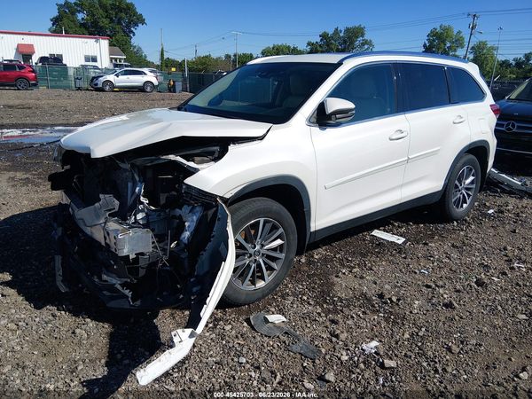 2019 TOYOTA HIGHLANDER XLE