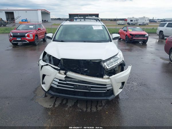 2017 TOYOTA HIGHLANDER XLE