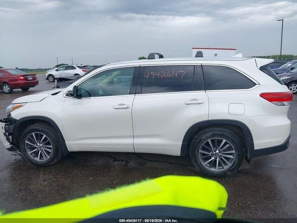 2017 TOYOTA HIGHLANDER XLE