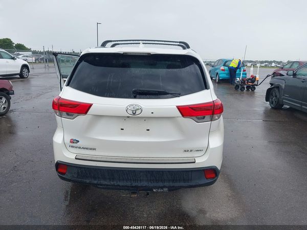 2017 TOYOTA HIGHLANDER XLE