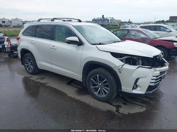 2017 TOYOTA HIGHLANDER XLE
