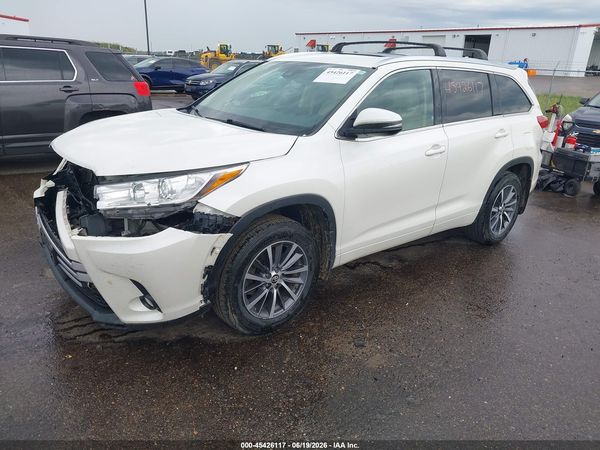 2017 TOYOTA HIGHLANDER XLE