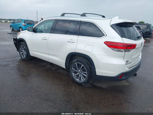 2017 TOYOTA HIGHLANDER XLE
