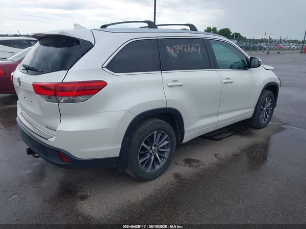 2017 TOYOTA HIGHLANDER XLE