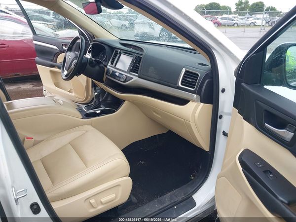 2017 TOYOTA HIGHLANDER XLE