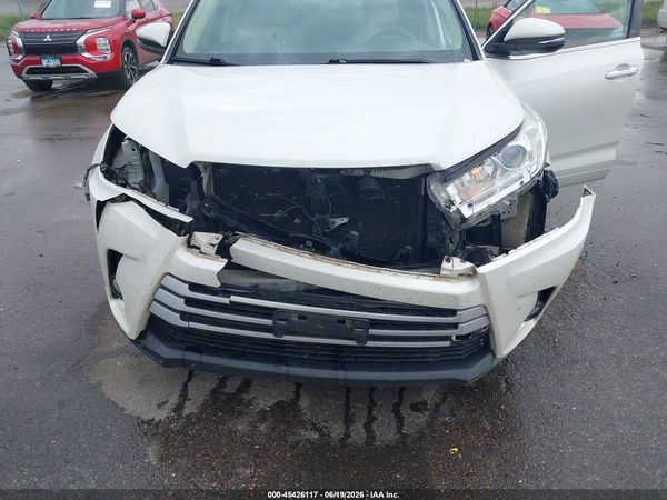 2017 TOYOTA HIGHLANDER XLE