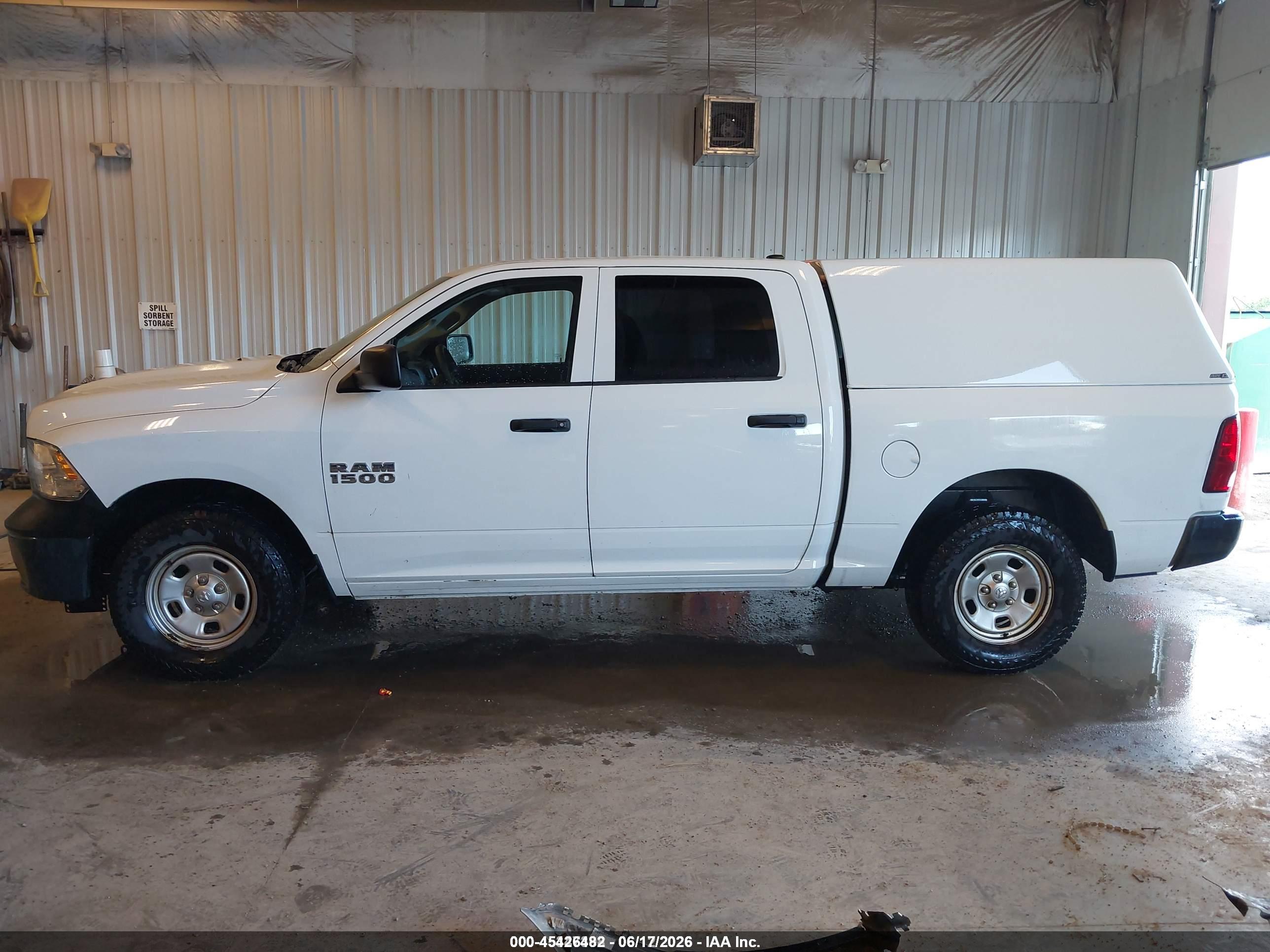 2018 RAM 1500 ST CREW CAB 4X4