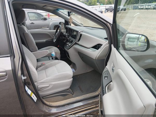 2017 TOYOTA SIENNA LE 7 PASSENGER