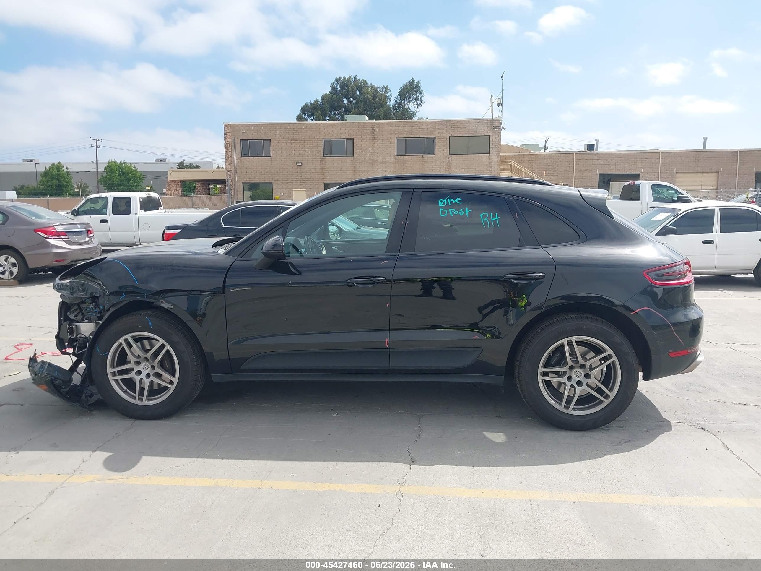 2018 PORSCHE MACAN