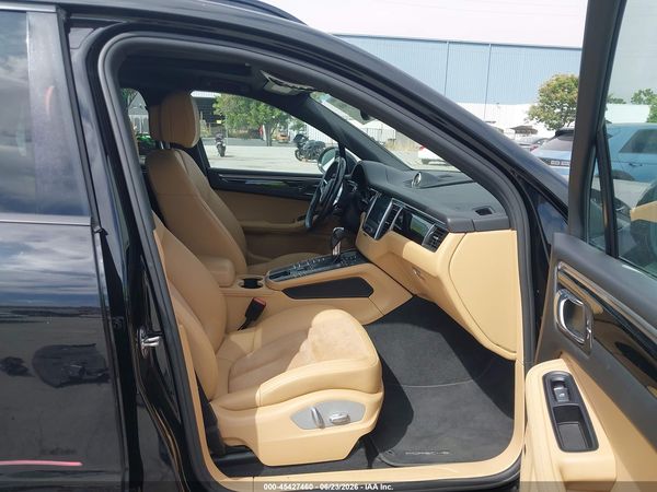 2018 PORSCHE MACAN