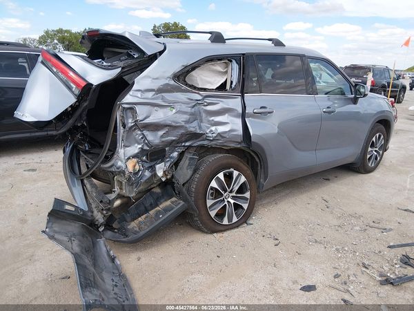 2021 TOYOTA HIGHLANDER XLE