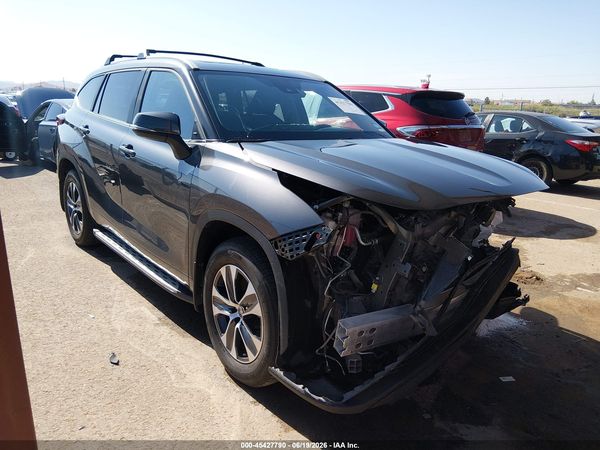 2025 TOYOTA HIGHLANDER XLE