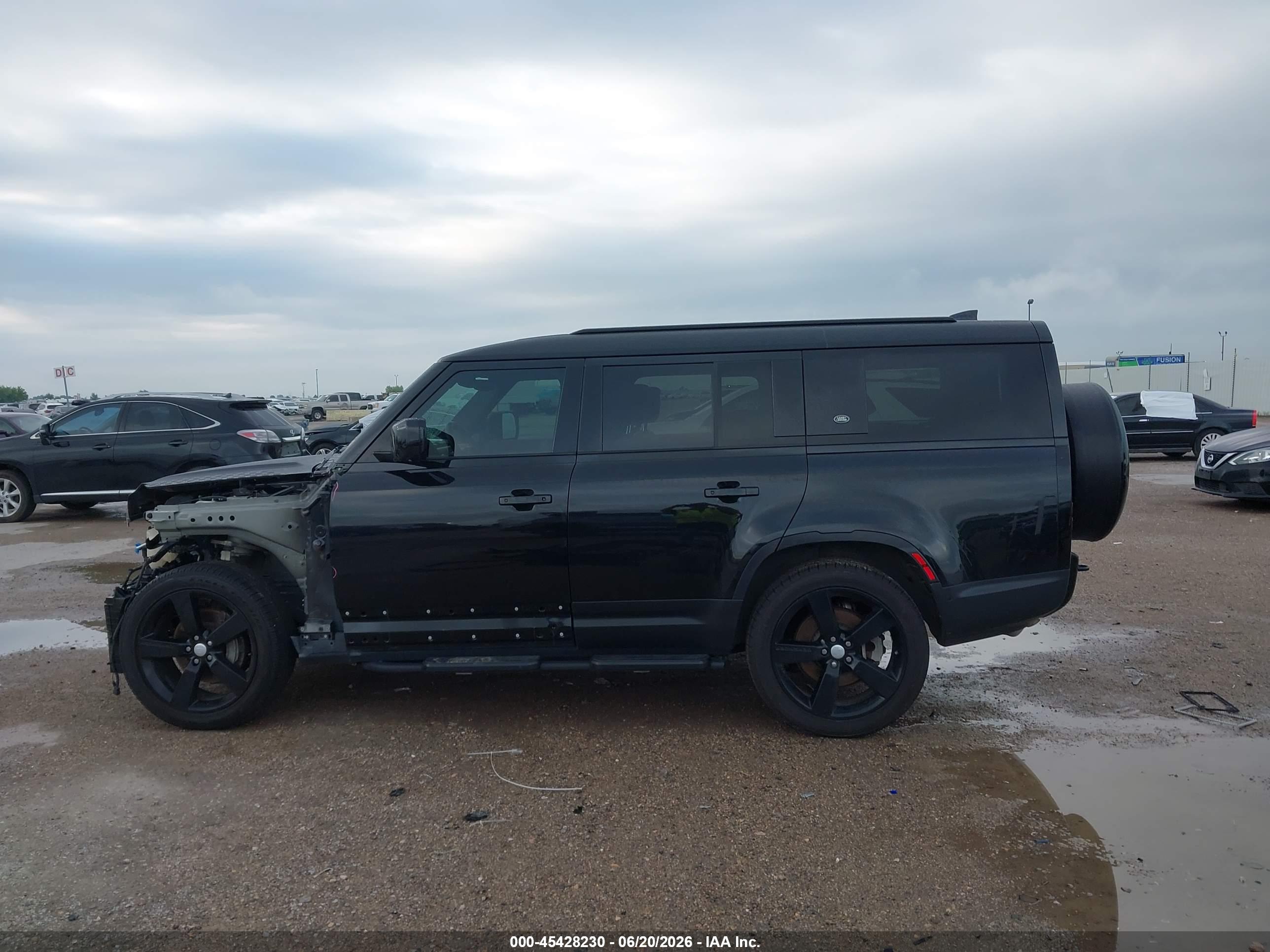 2024 LAND ROVER DEFENDER 130 P400 S