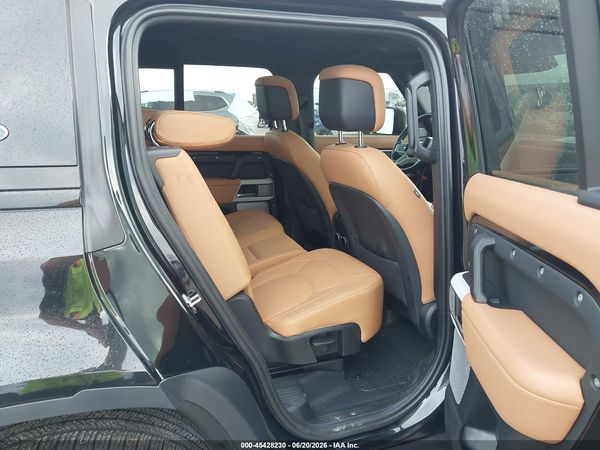 2024 LAND ROVER DEFENDER 130 P400 S
