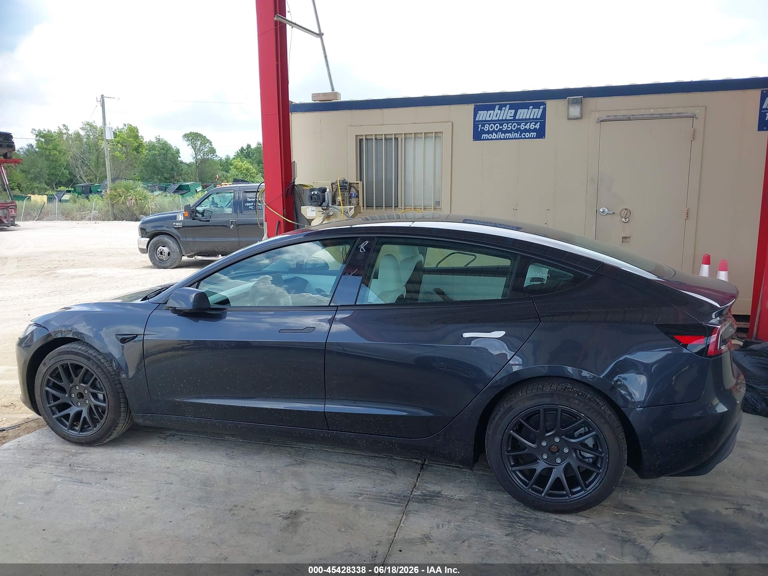 2026 TESLA MODEL 3