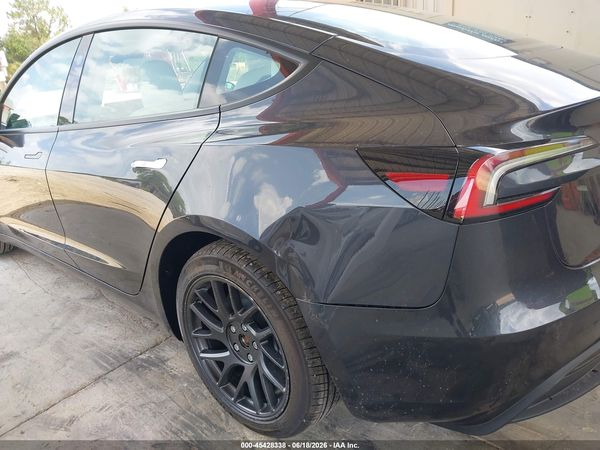 2026 TESLA MODEL 3