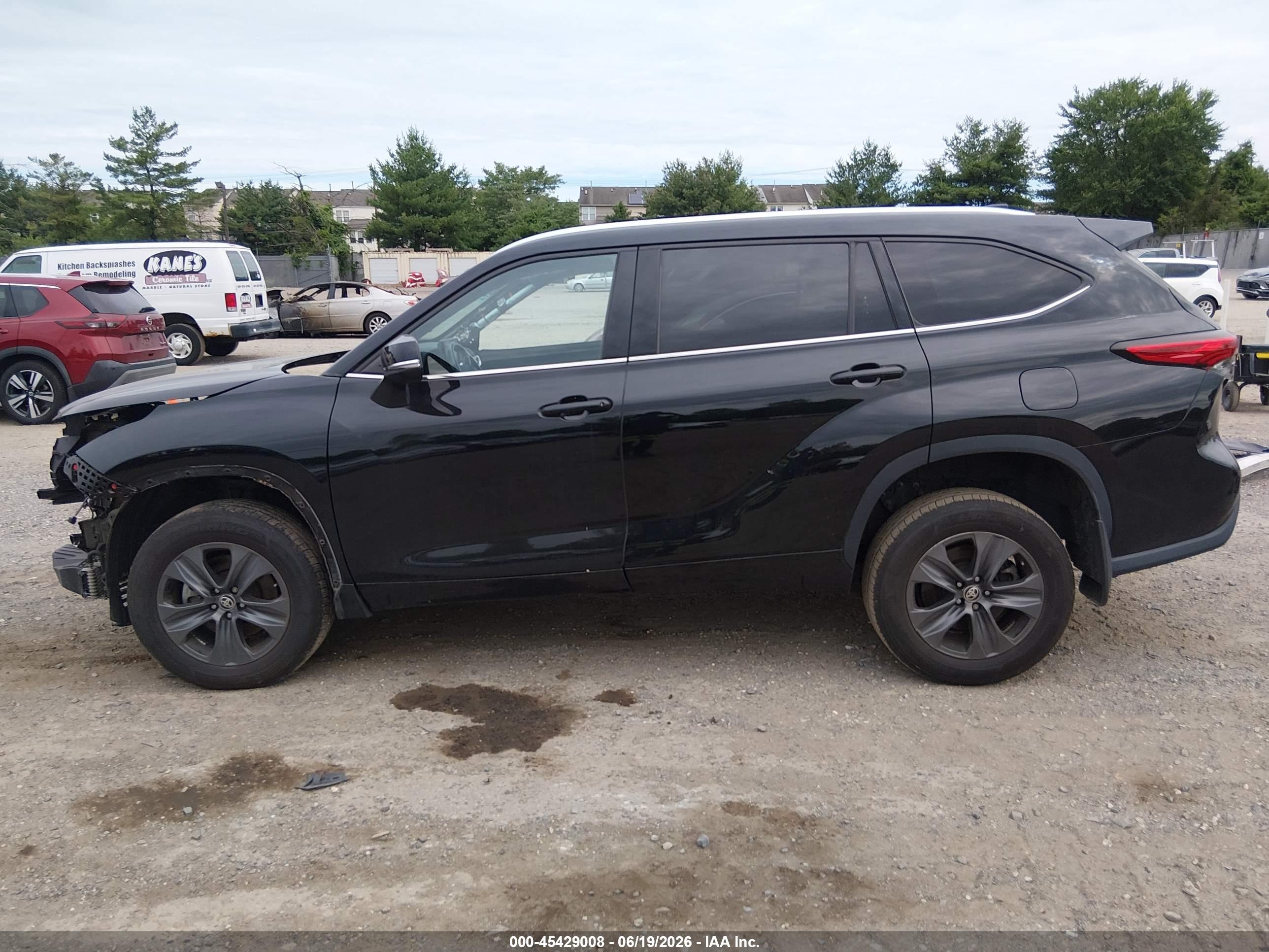 2021 TOYOTA HIGHLANDER XLE