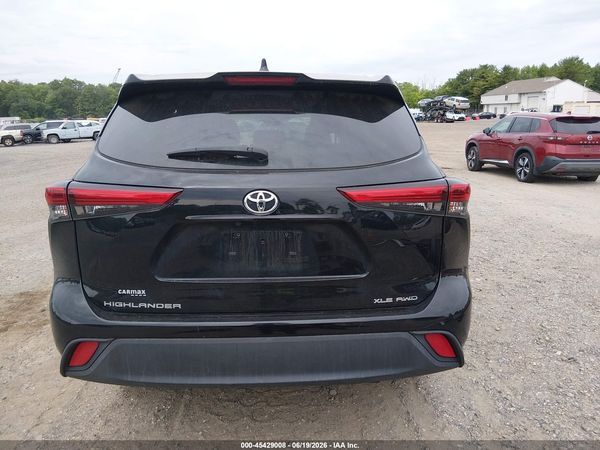 2021 TOYOTA HIGHLANDER XLE