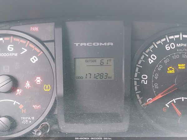 2017 TOYOTA TACOMA SR