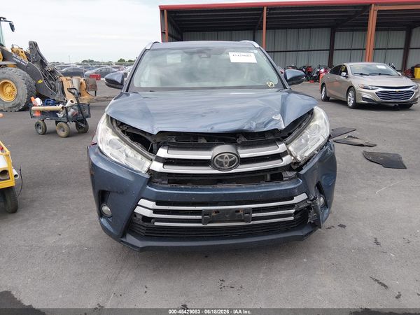 2017 TOYOTA HIGHLANDER XLE
