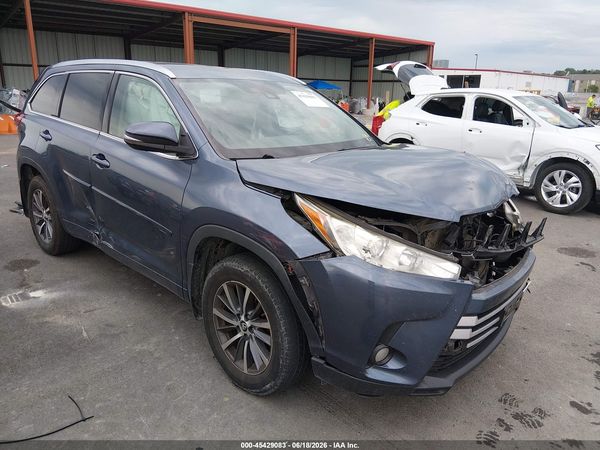 2017 TOYOTA HIGHLANDER XLE