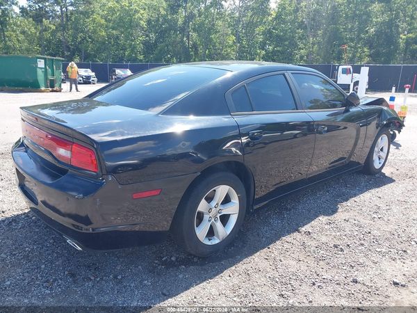 2013 DODGE CHARGER SE