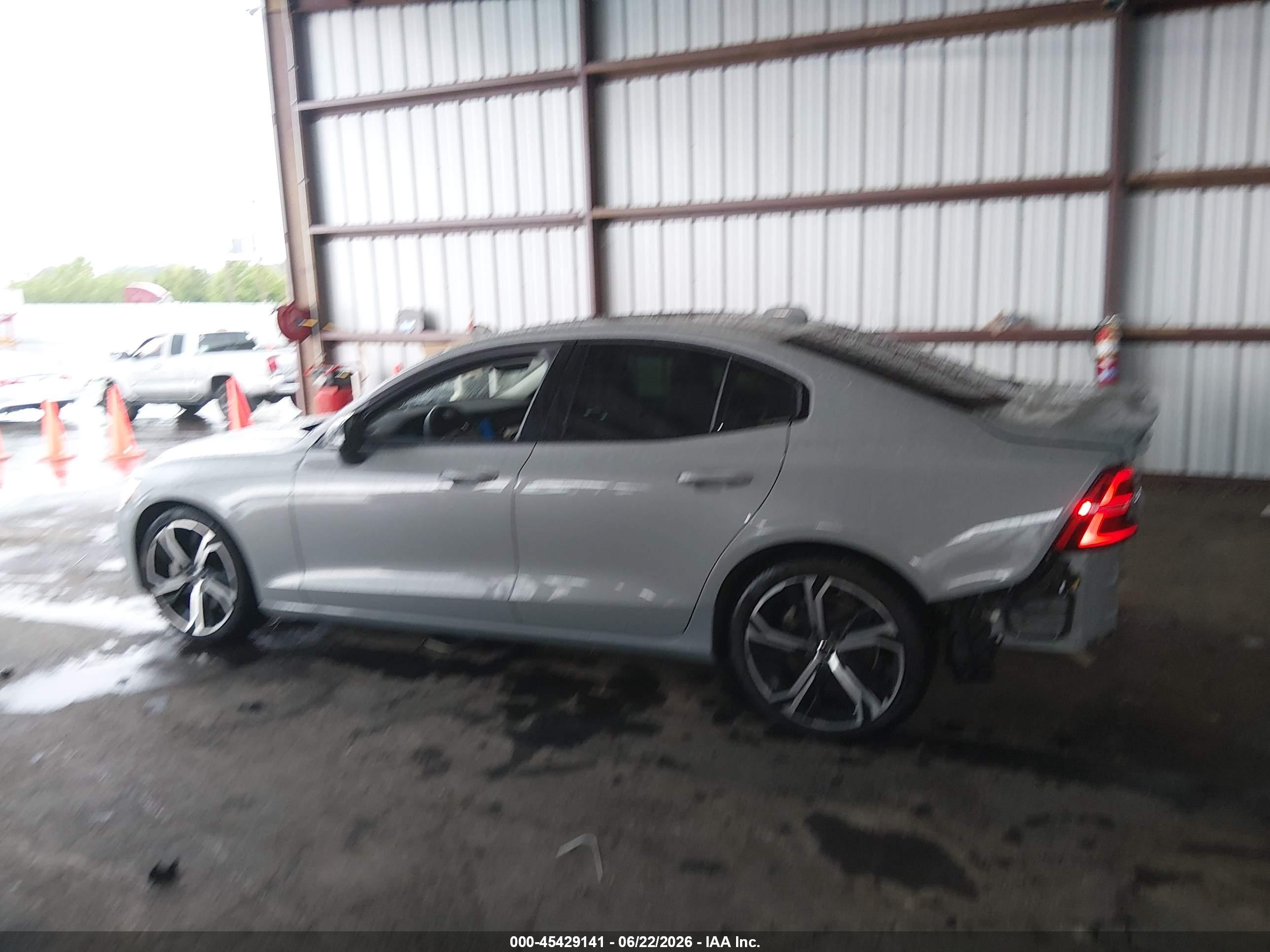 2024 VOLVO S60 B5 CORE DARK THEME