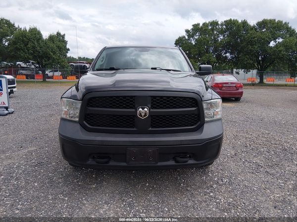 2018 RAM 1500 ST CREW CAB 4X4