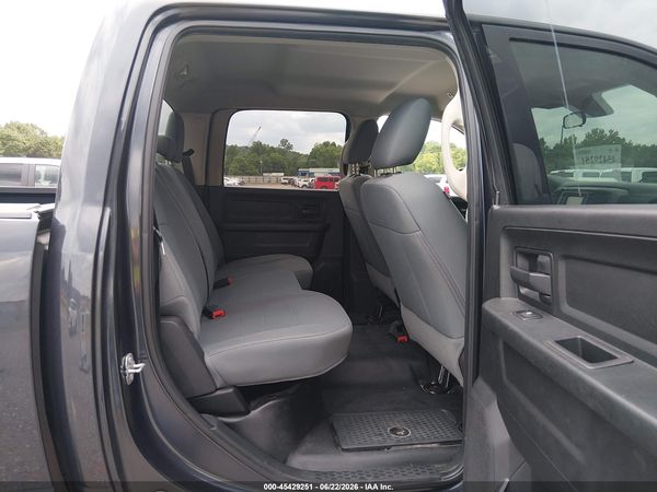 2018 RAM 1500 ST CREW CAB 4X4