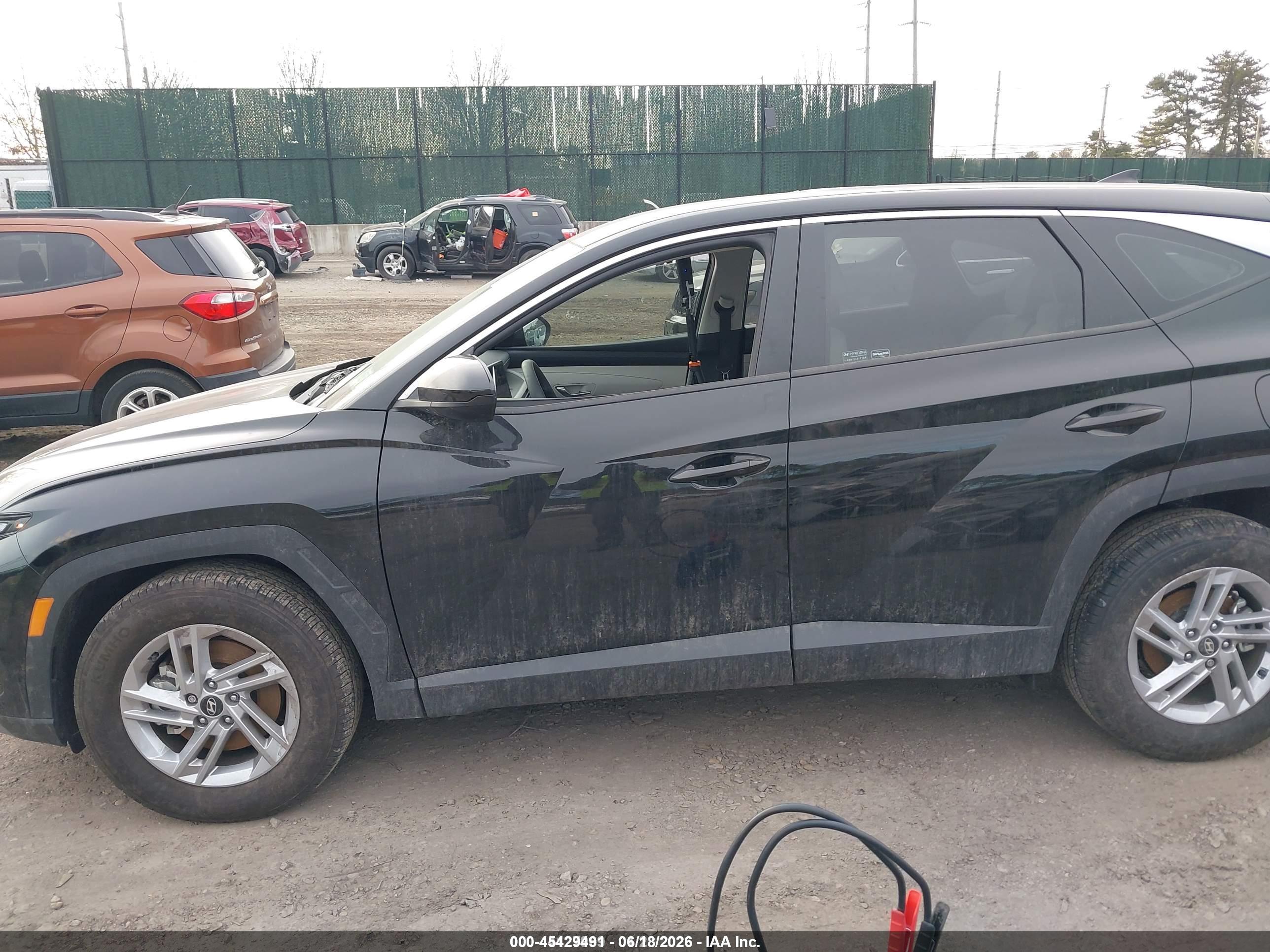 2025 HYUNDAI TUCSON SE