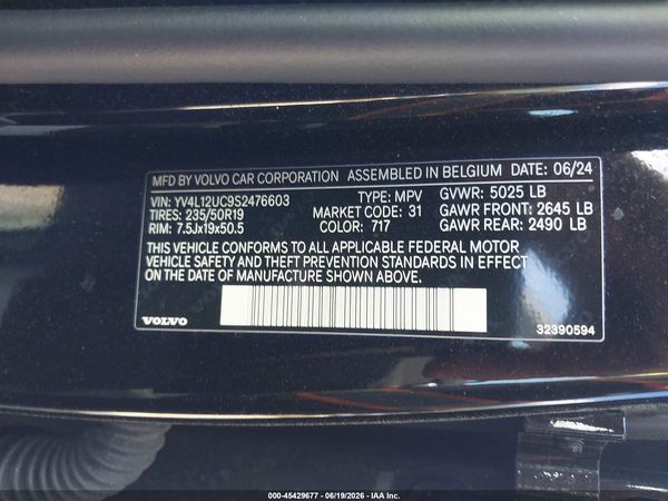 2025 VOLVO XC40 B5 PLUS DARK THEME