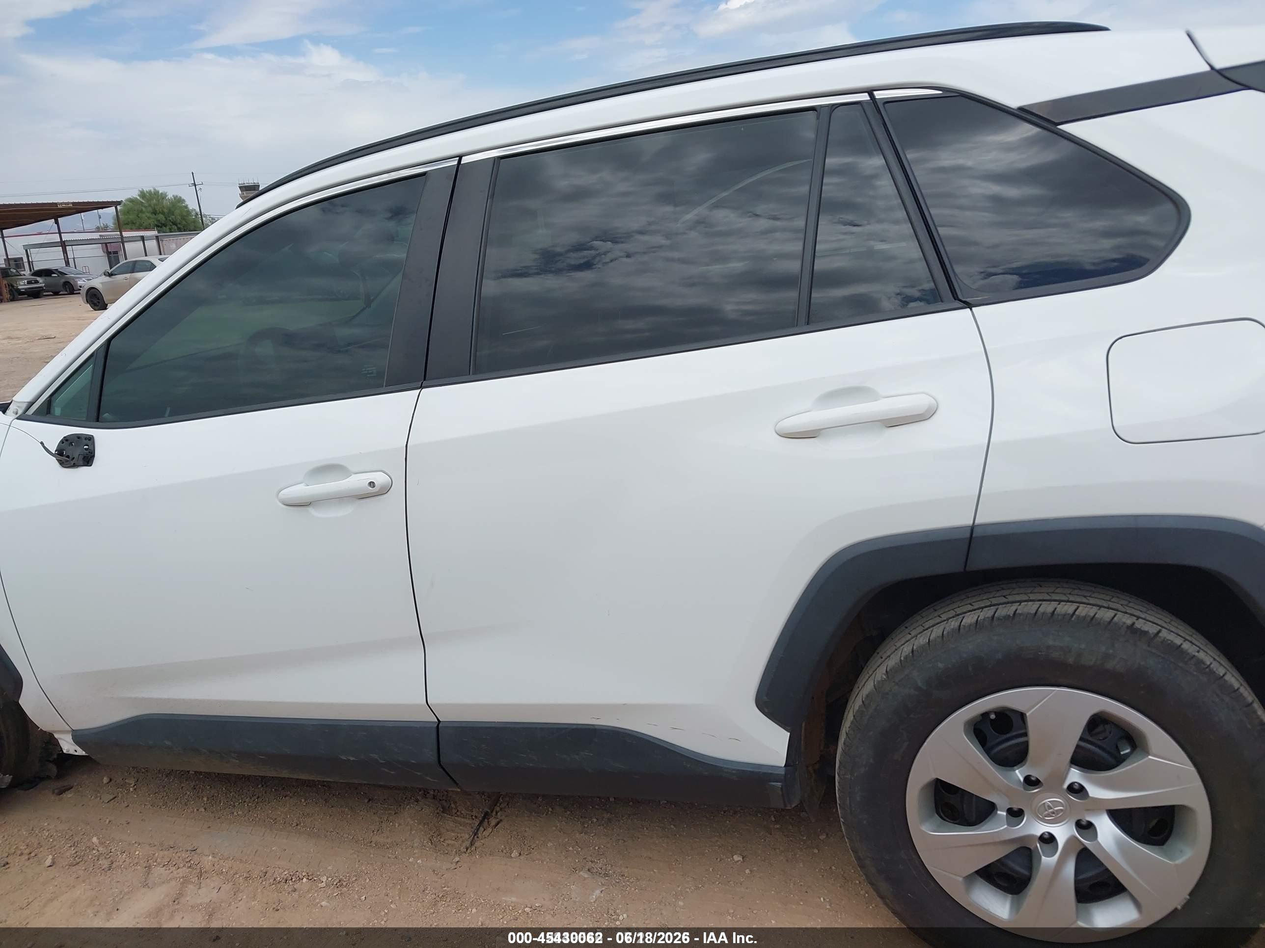2019 TOYOTA RAV4 LE