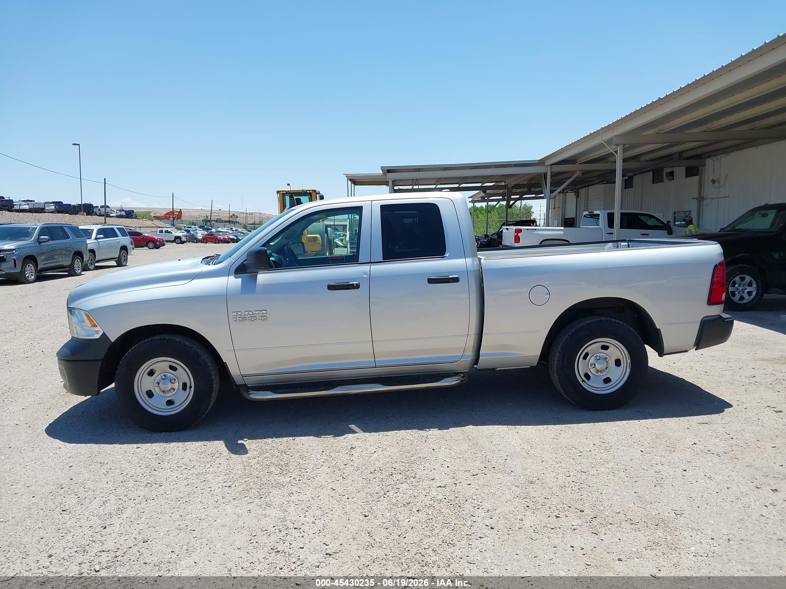 2017 RAM 1500 TRADESMAN  4X2 6'4 BOX