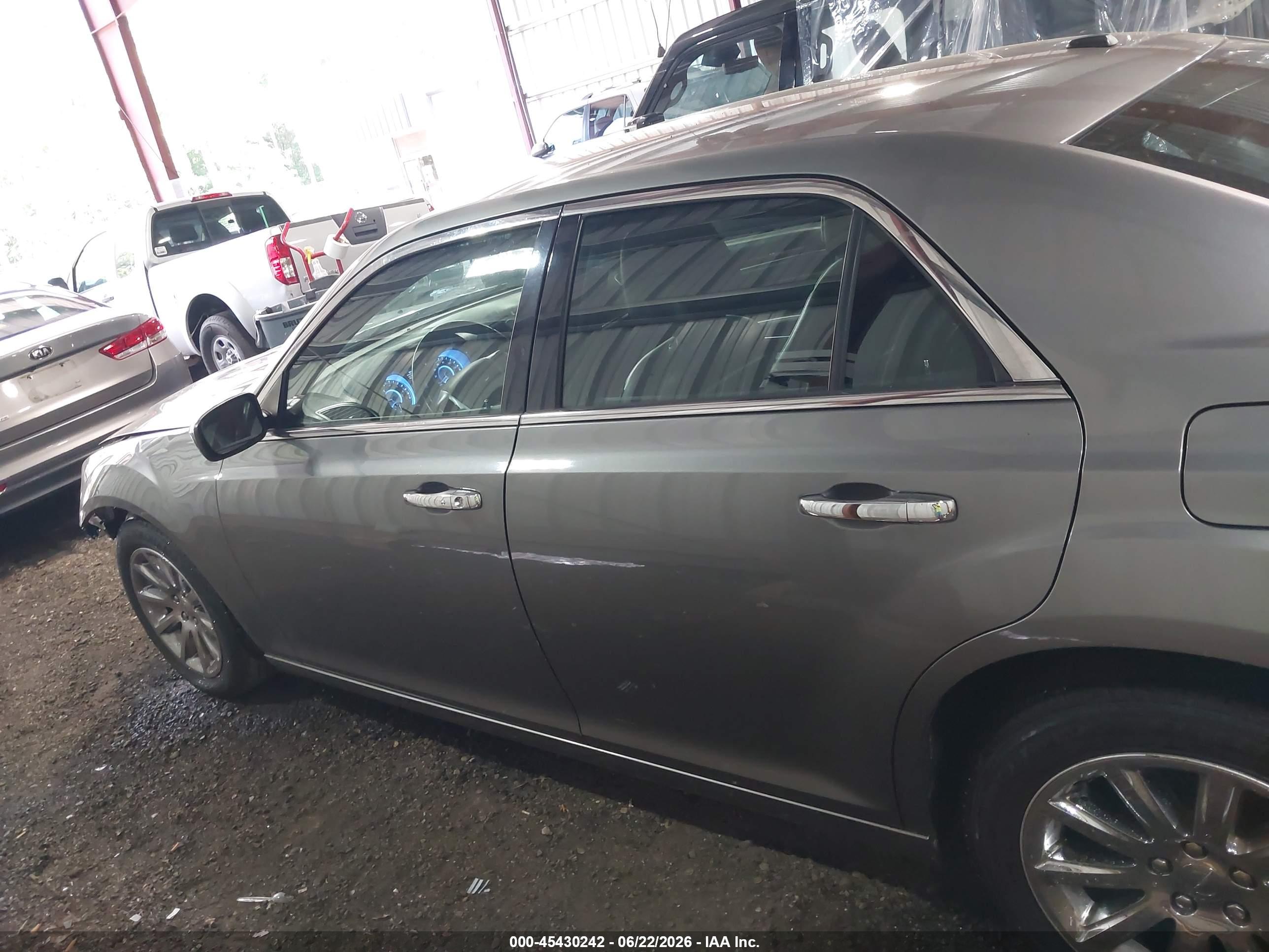 2012 CHRYSLER 300 LIMITED