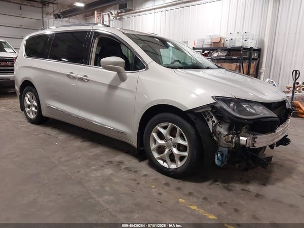 2017 CHRYSLER PACIFICA TOURING-L PLUS — I1