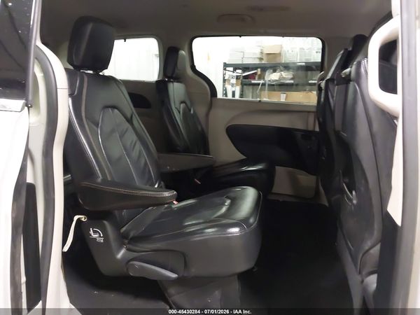 2017 CHRYSLER PACIFICA TOURING-L PLUS — I8