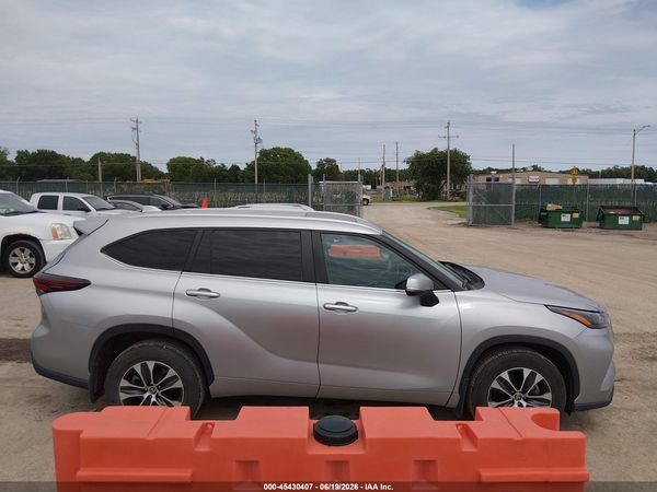 2024 TOYOTA HIGHLANDER XLE