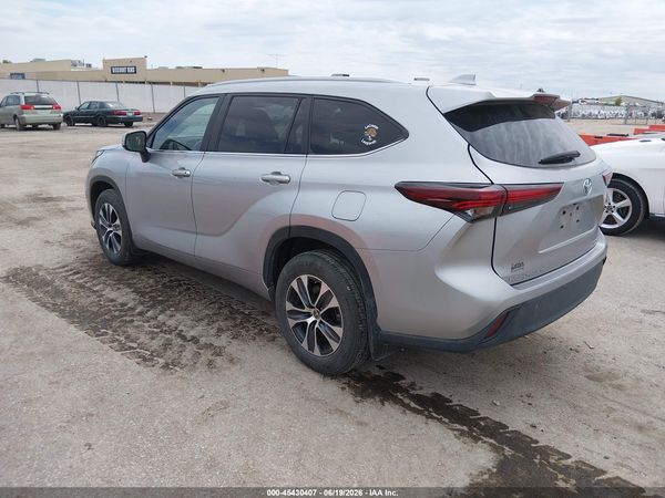 2024 TOYOTA HIGHLANDER XLE