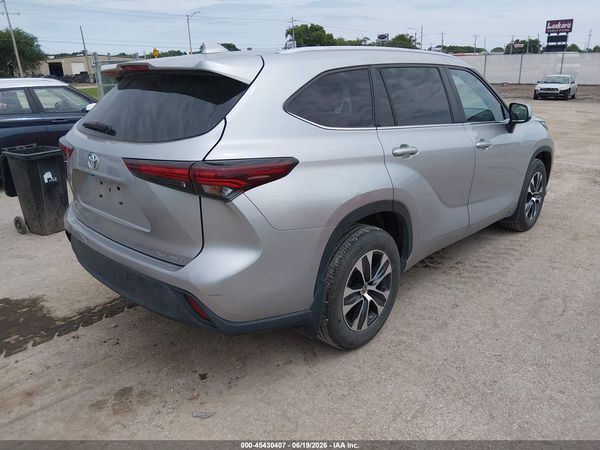 2024 TOYOTA HIGHLANDER XLE