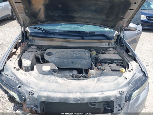 2019 JEEP CHEROKEE LATITUDE FWD