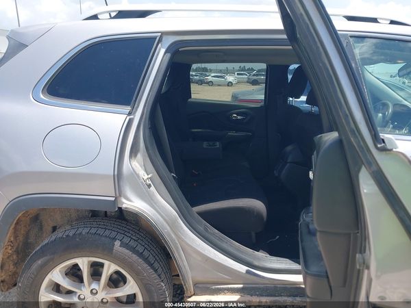 2019 JEEP CHEROKEE LATITUDE FWD
