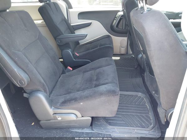 2014 DODGE GRAND CARAVAN SXT — I8