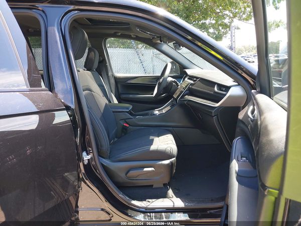 2025 JEEP GRAND CHEROKEE L LAREDO X 4X4