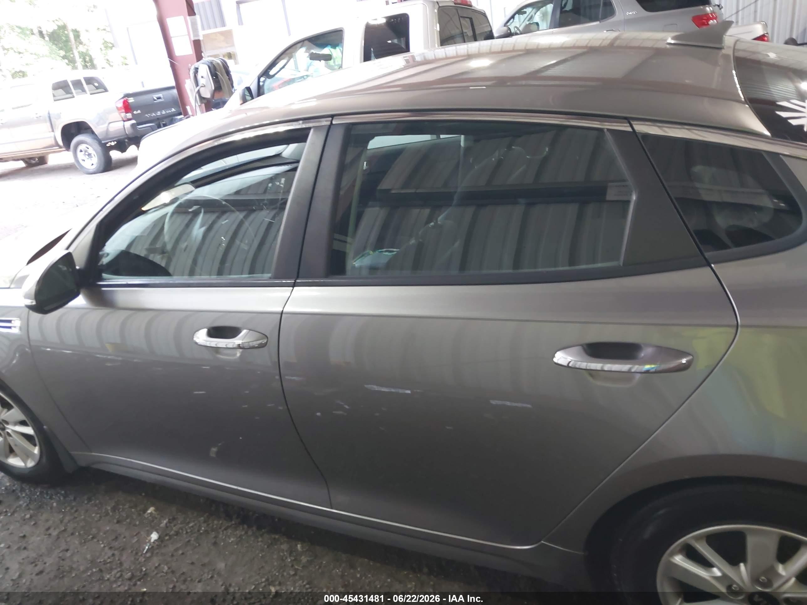 2016 KIA OPTIMA LX