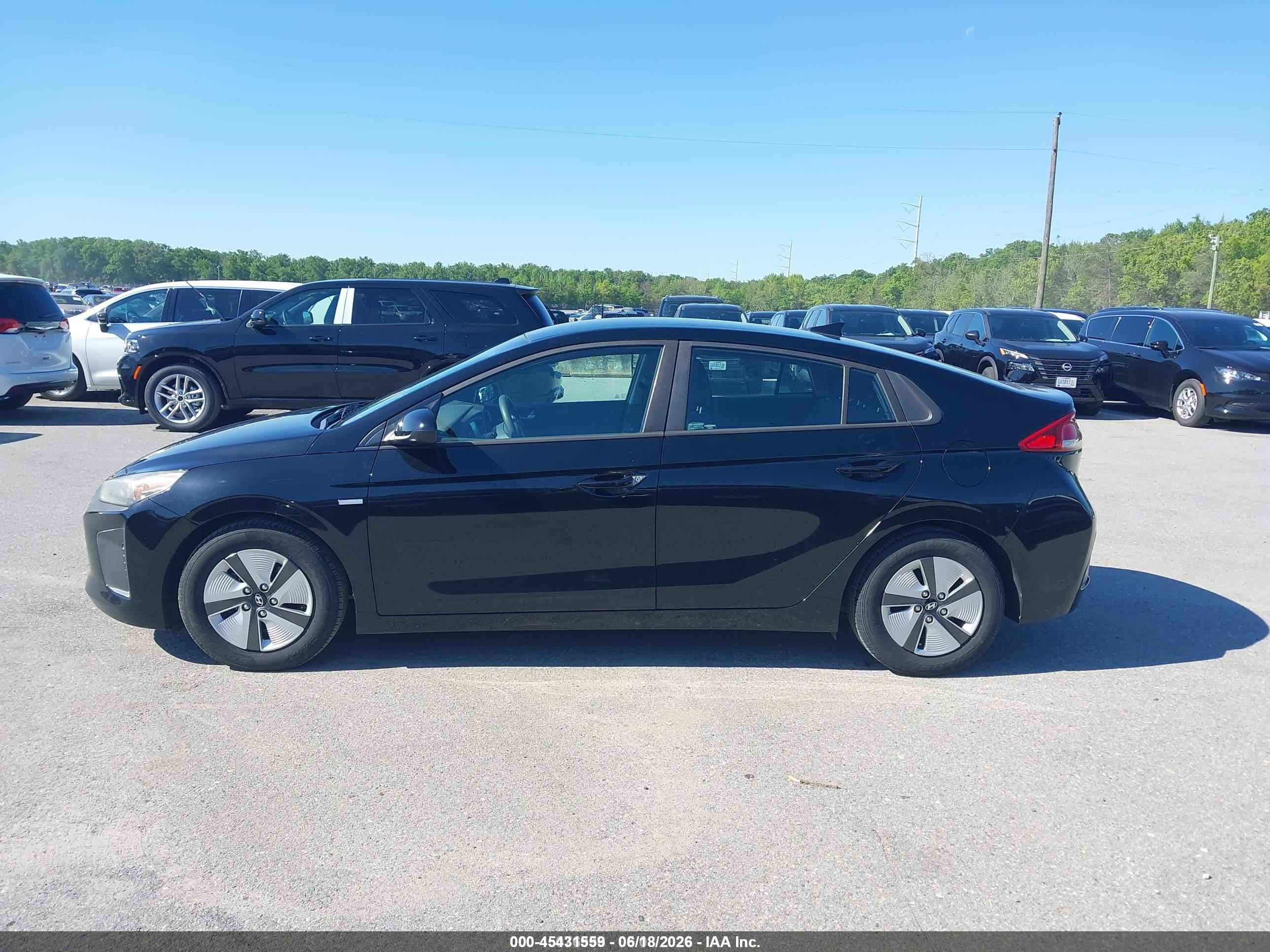 2018 HYUNDAI IONIQ HYBRID BLUE