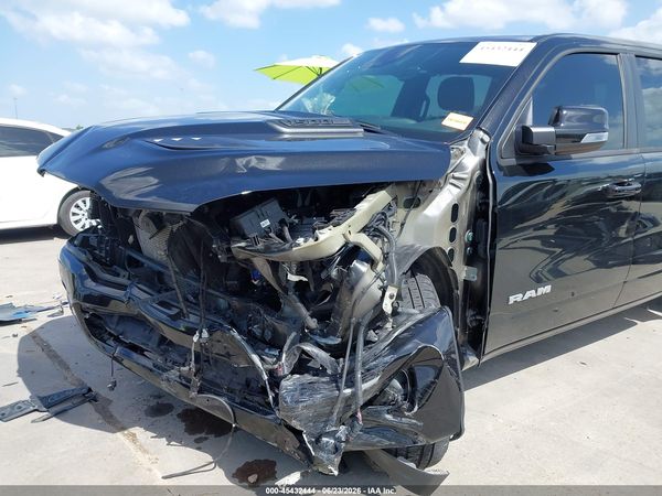 2025 RAM 1500 LARAMIE  4X4 5'7 BOX