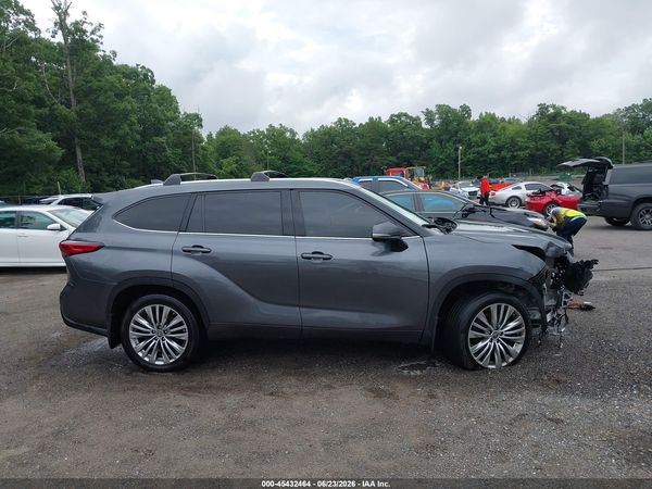 2023 TOYOTA HIGHLANDER PLATINUM