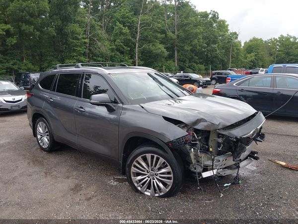 2023 TOYOTA HIGHLANDER PLATINUM