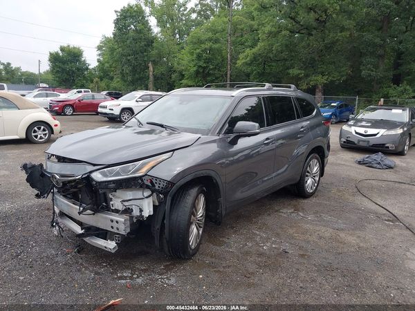 2023 TOYOTA HIGHLANDER PLATINUM