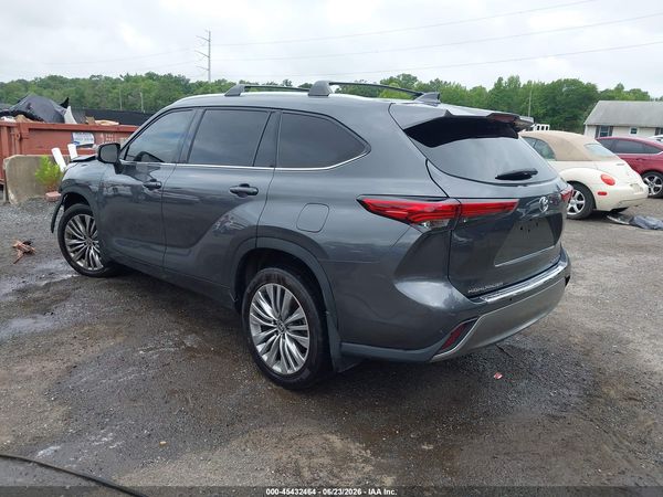 2023 TOYOTA HIGHLANDER PLATINUM